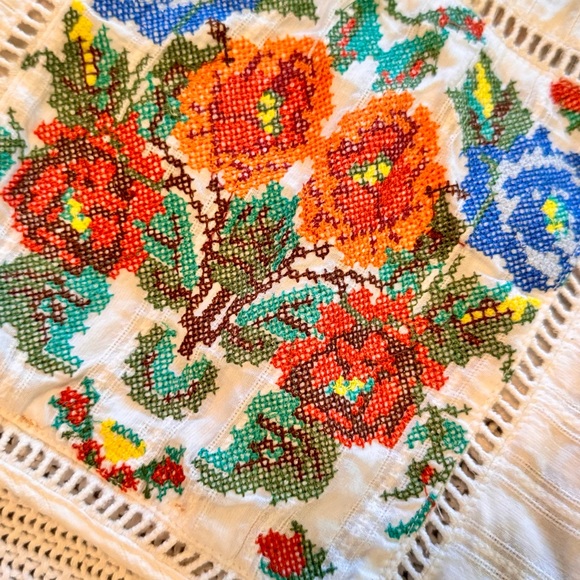 ANTHROPOLOGIE Under Skies Boho Embroidered White Women's Top w Tassels - Picture 4 of 13